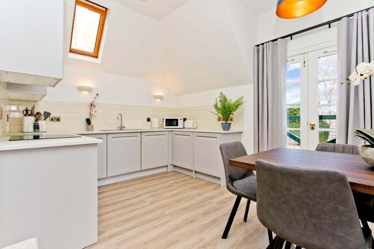 Newly Reno'D 2 Bed With Free Parking Apartment เอดินบะระ ภายนอก รูปภาพ