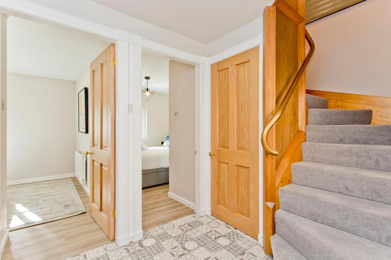 Newly Reno'D 2 Bed With Free Parking Apartment เอดินบะระ ภายนอก รูปภาพ